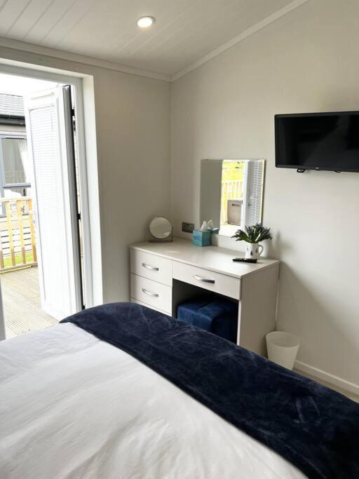 קלית'רו Diddly Squat Lodge With Hot Tub, Pendle View Holiday Park מראה חיצוני תמונה